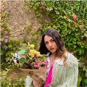 Sono studentessa e ho insegnato italiano e inglese a piccoli studenti delle scuole elementari e medie